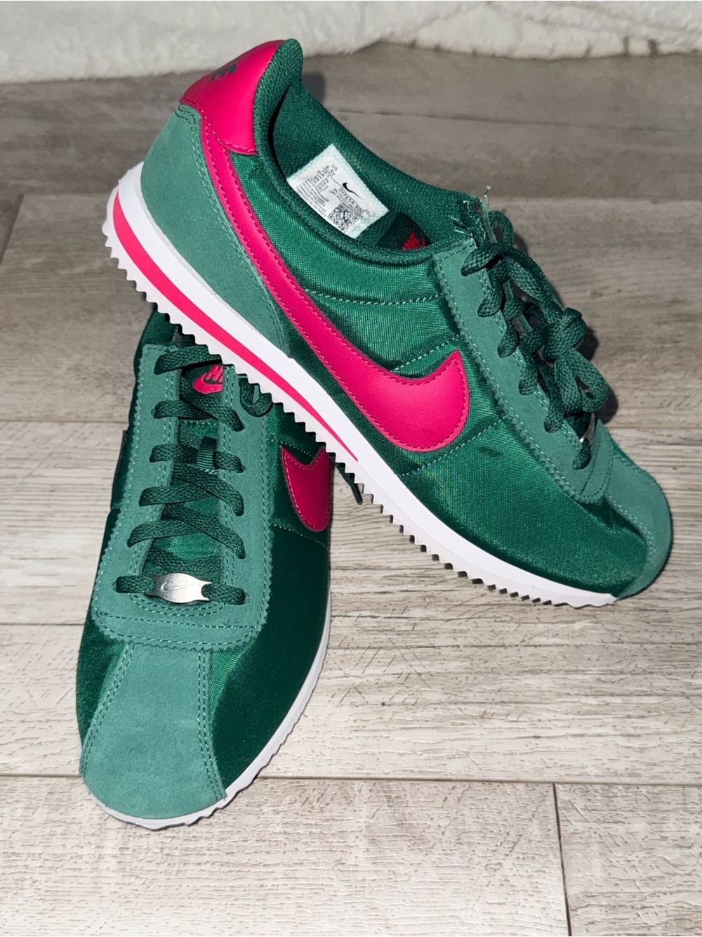 Nike Cortez TXT Youth 6.5Y Gorge Green Wild Cherry Pink Sneakers New in Box
